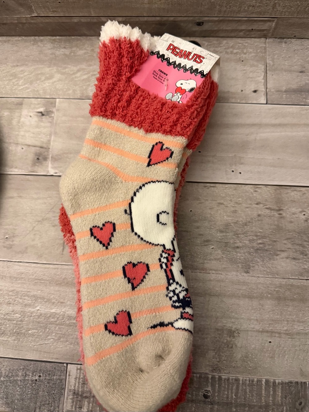 Peanuts Snoopy Kids Fuzzy Heart Socks - Coral and Cream